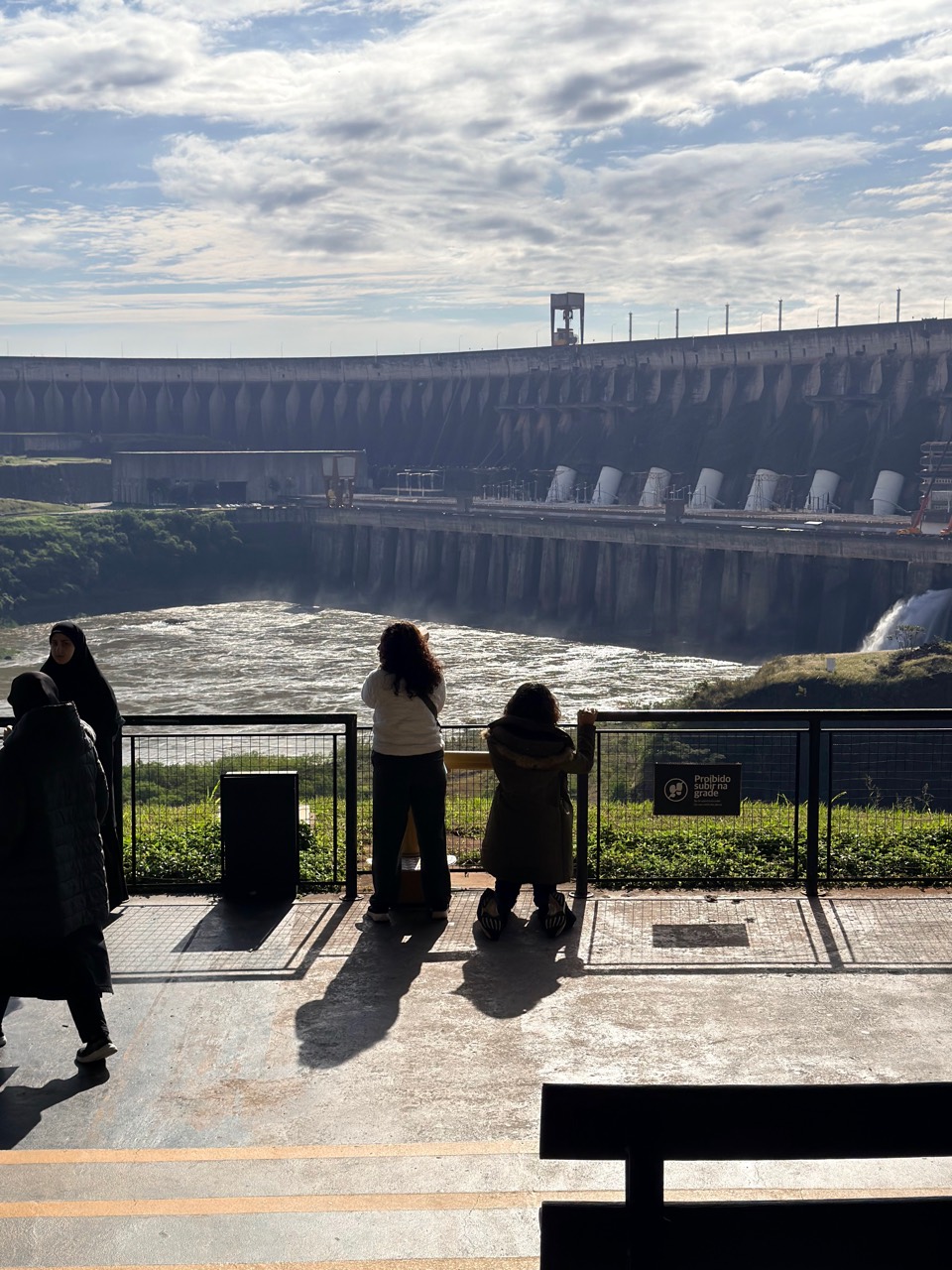 Vista da barragem de Itaipu a partir do mirante